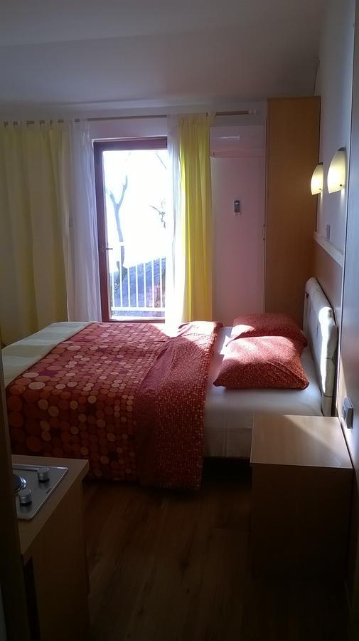 Studios Peric Sveti Stefan Exteriör bild